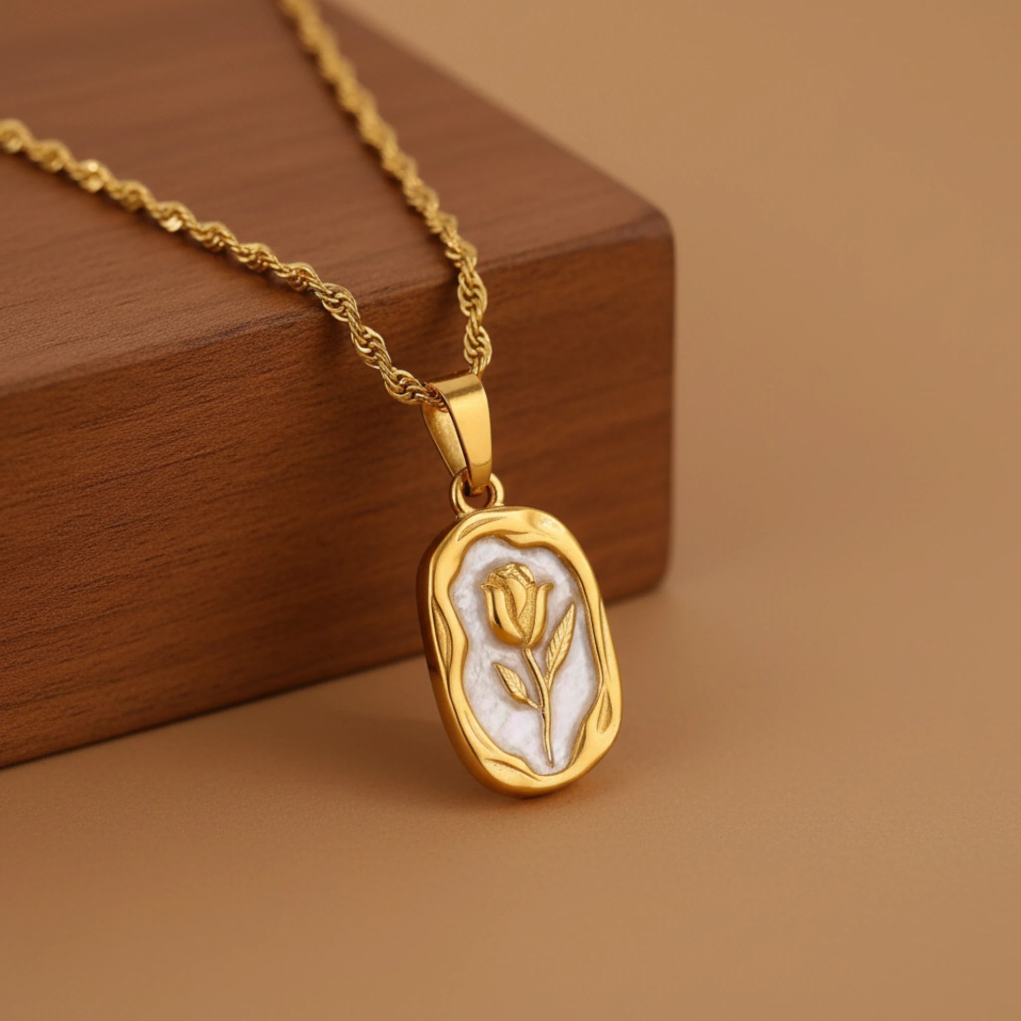 Gold Floral Pendant Necklace with Oval Charm – Elegant Jewelry